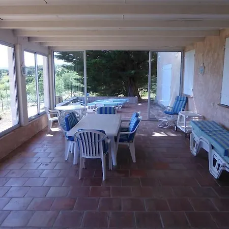 Les Picardans فيلة